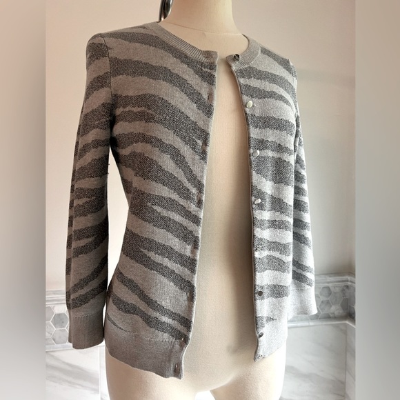 Banana Republic Animal Print Gray and Silver Lurex Cardigan Sz S - Picture 8 of 9